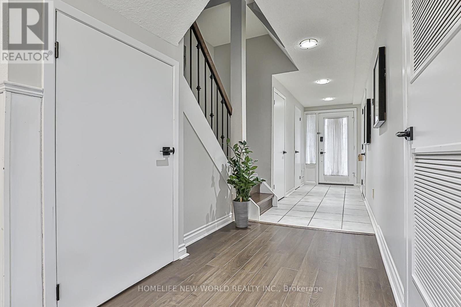 36 Snapdragon Drive, Toronto, Ontario  M2J 4X6 - Photo 2 - C12202013