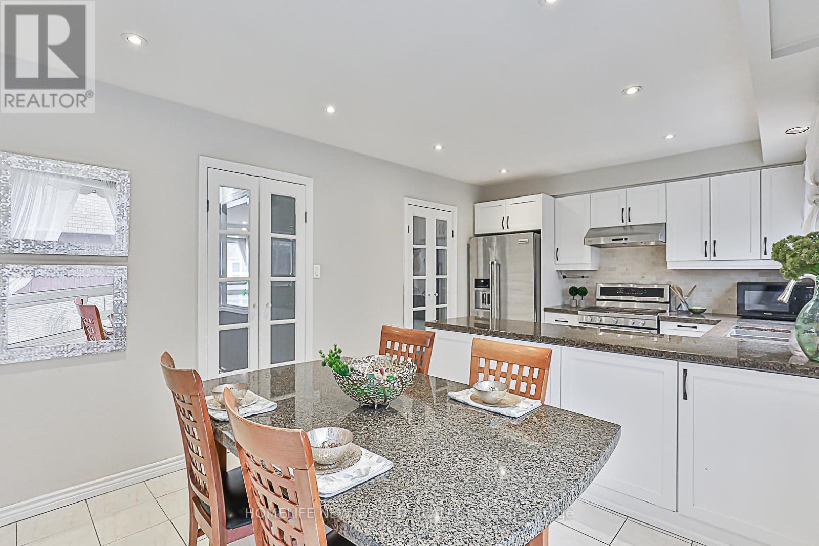 36 Snapdragon Drive, Toronto (Pleasant View), Ontario  M2J 4X6 - Photo 9 - C12202013