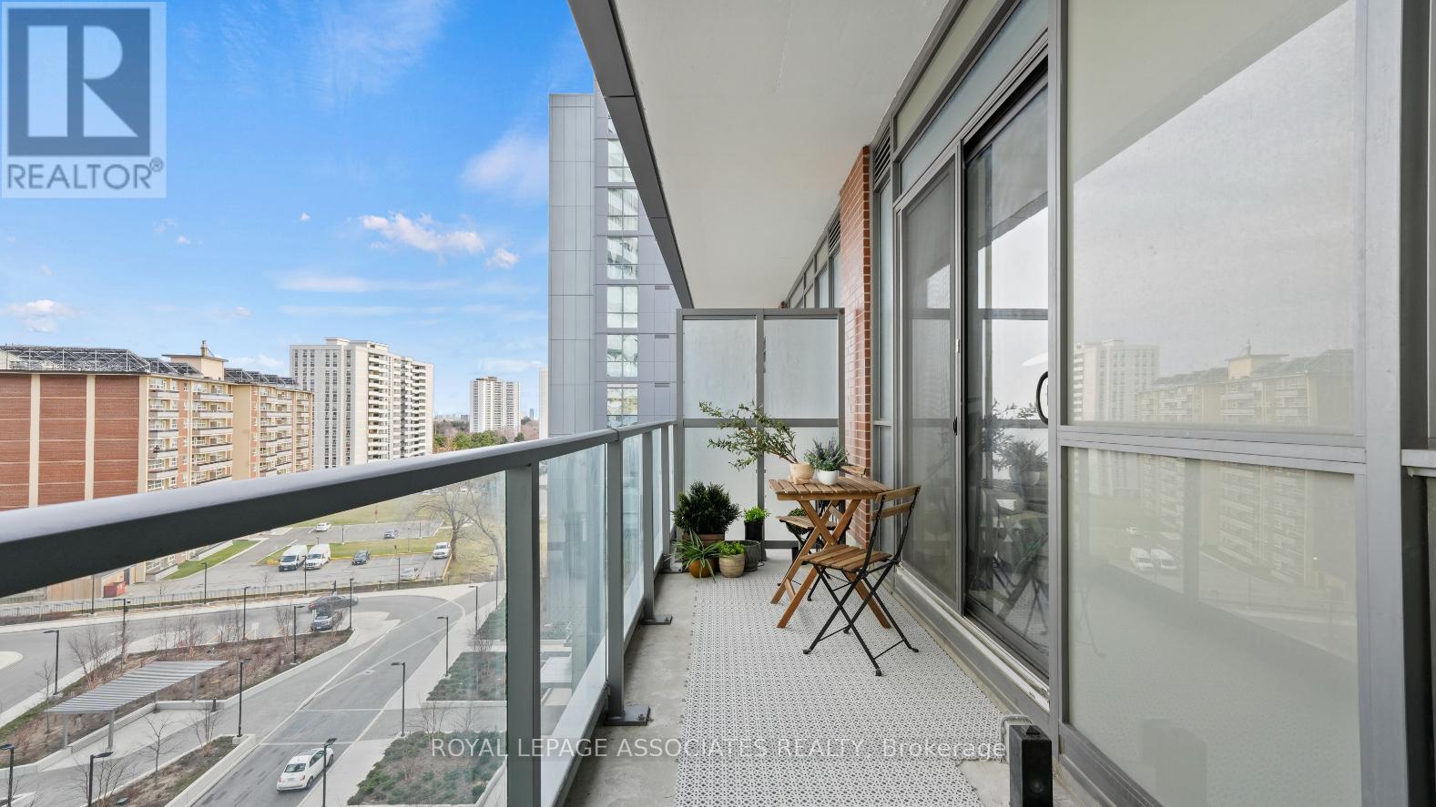 718 - 36 Forest Manor Road, Toronto, Ontario  M2J 0H3 - Photo 8 - C12202017