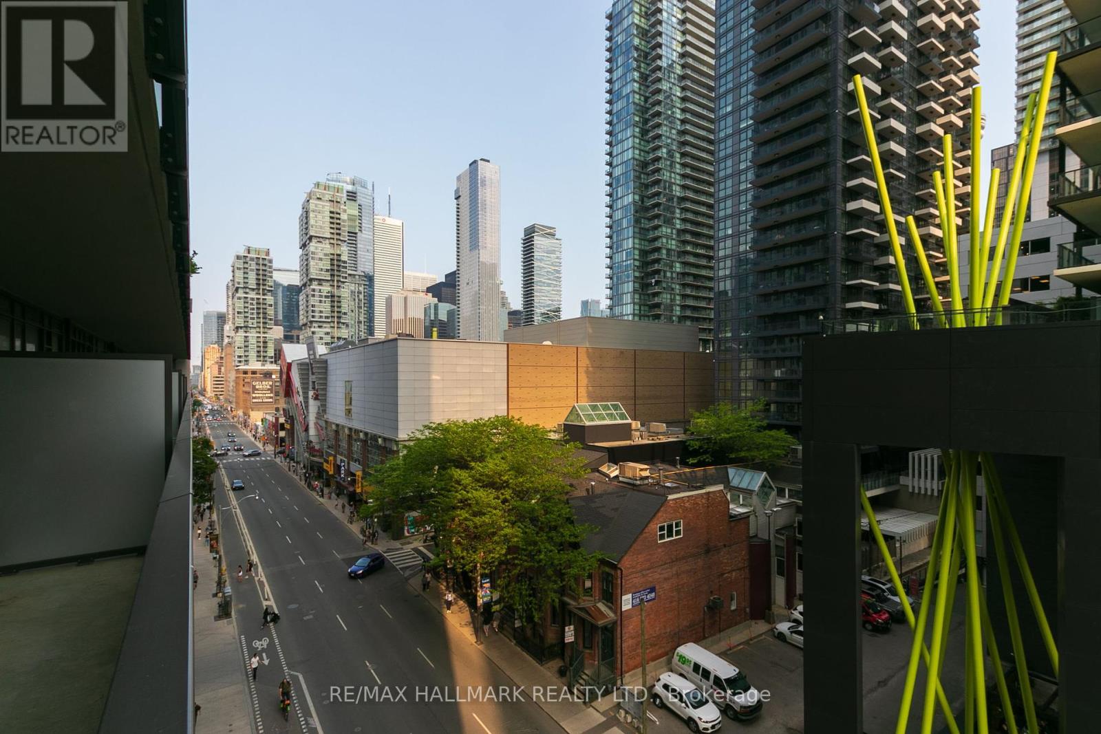 702 - 330 Richmond Street, Toronto, Ontario  M5V 1X2 - Photo 18 - C12202042