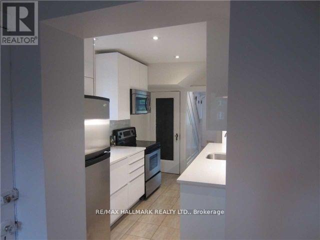 452 St Clements Avenue, Toronto, Ontario  M5N 1M1 - Photo 3 - C12202076