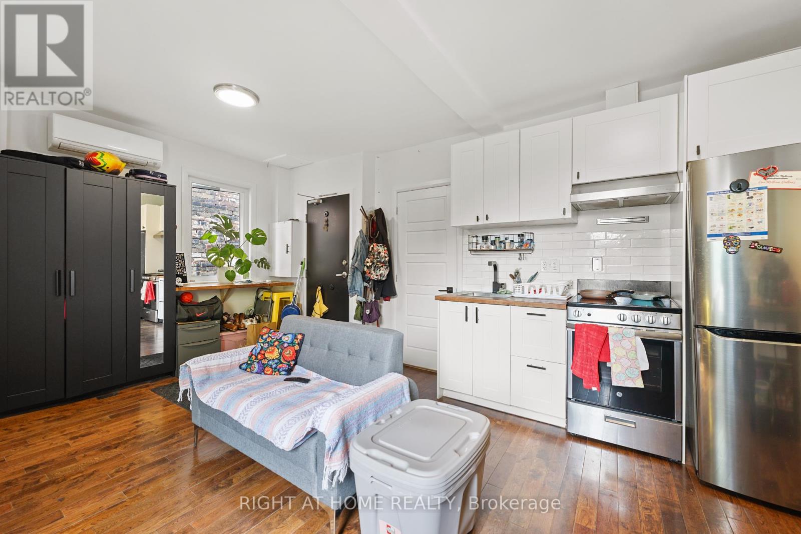 2 - 2207 Queen Street E, Toronto, Ontario  M4E 1E8 - Photo 10 - E12201940
