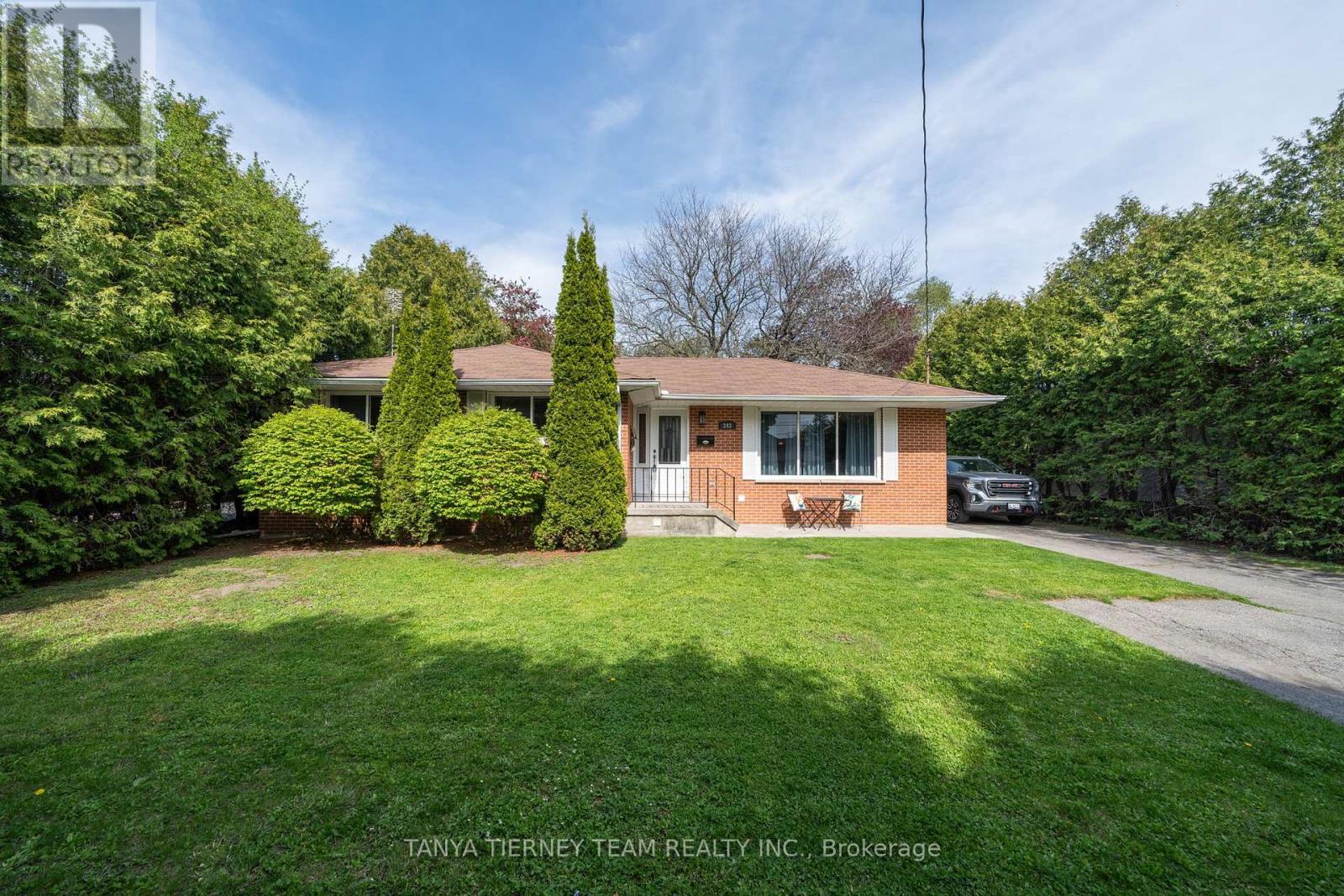 243 GARRARD ROAD, Whitby, Ontario