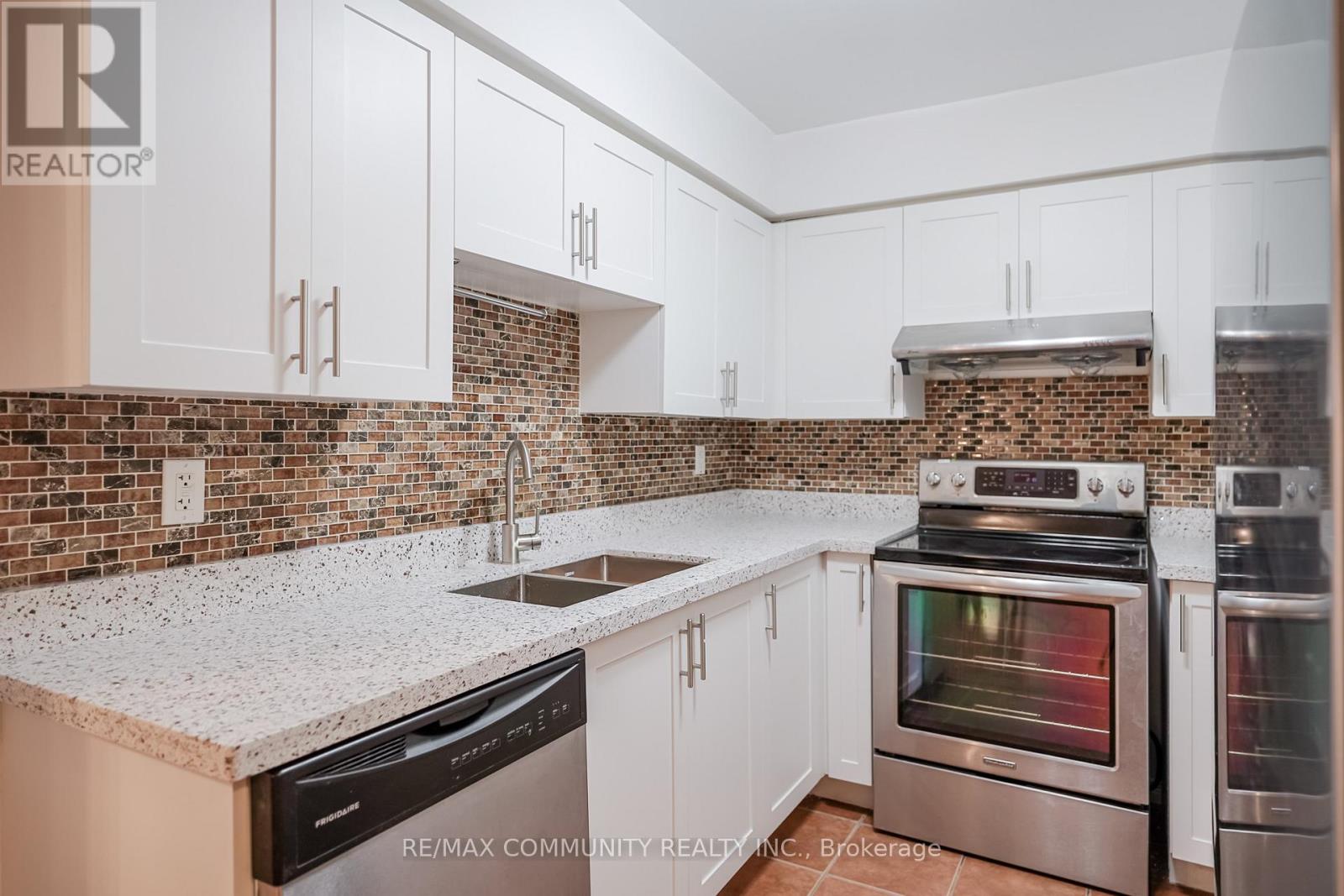 701 - 3650 Kingston Road, Toronto, Ontario  M1M 3X9 - Photo 11 - E12201995