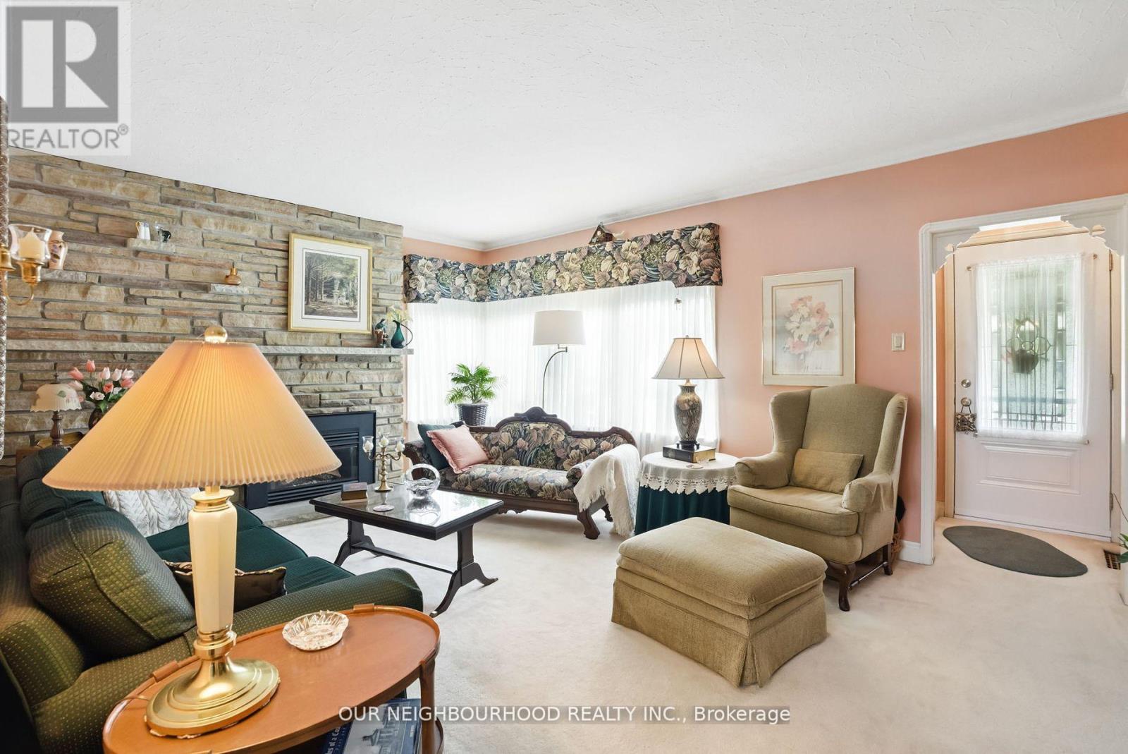 303 Byron Street N, Whitby, Ontario  L1N 4N4 - Photo 3 - E12202141