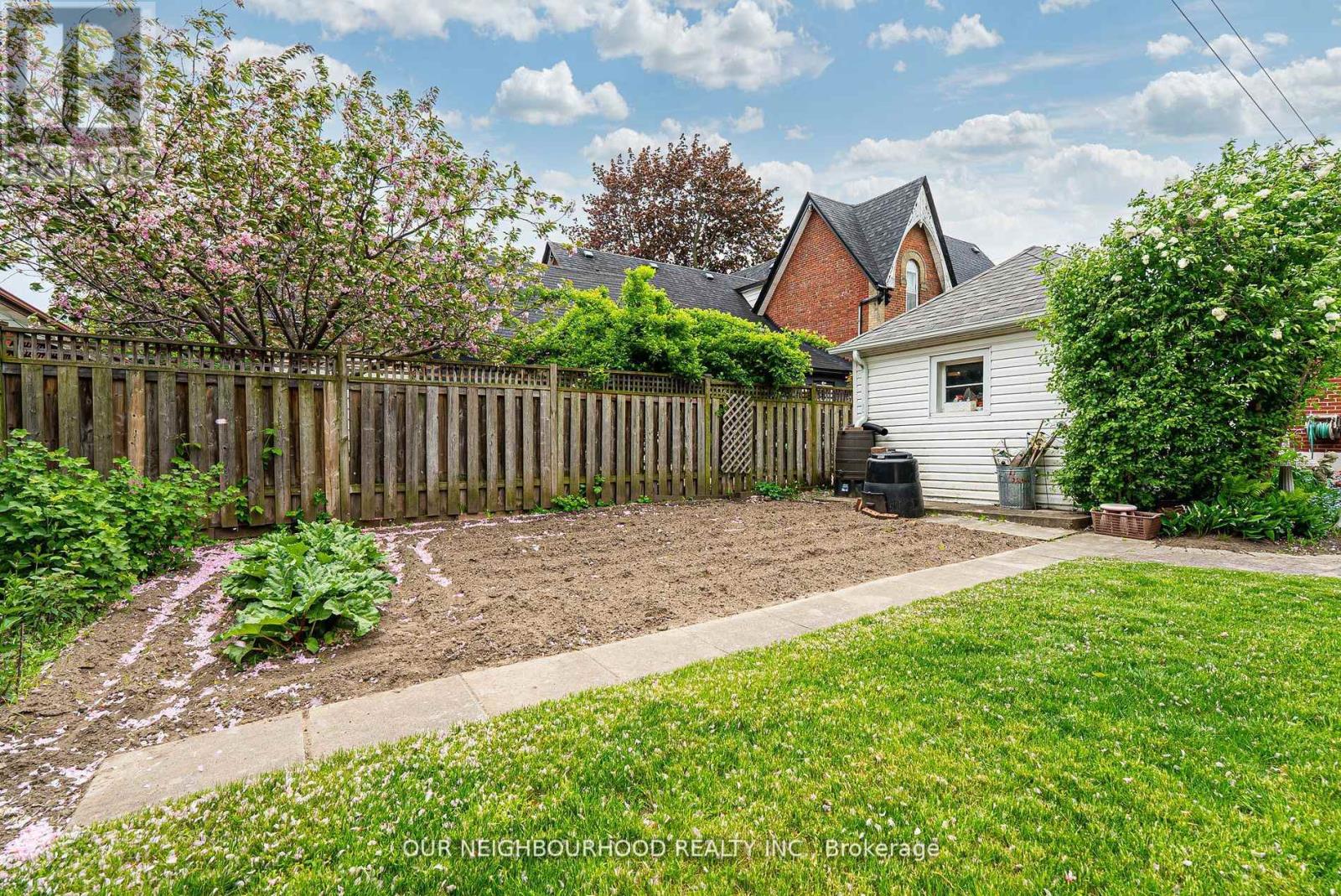 303 Byron Street N, Whitby, Ontario  L1N 4N4 - Photo 46 - E12202141