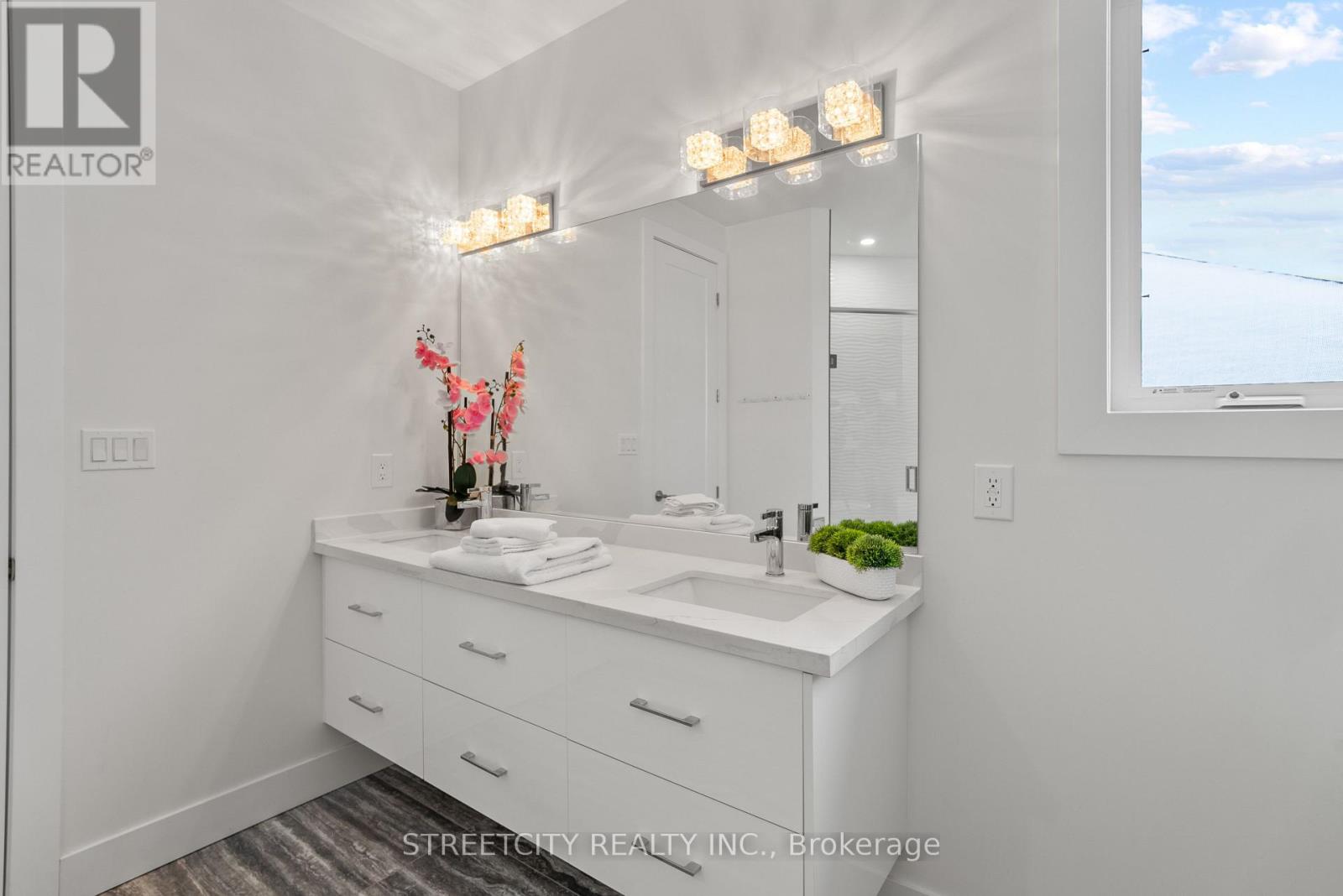 Photo 23 of 47 for 1337 Medway Park Drive