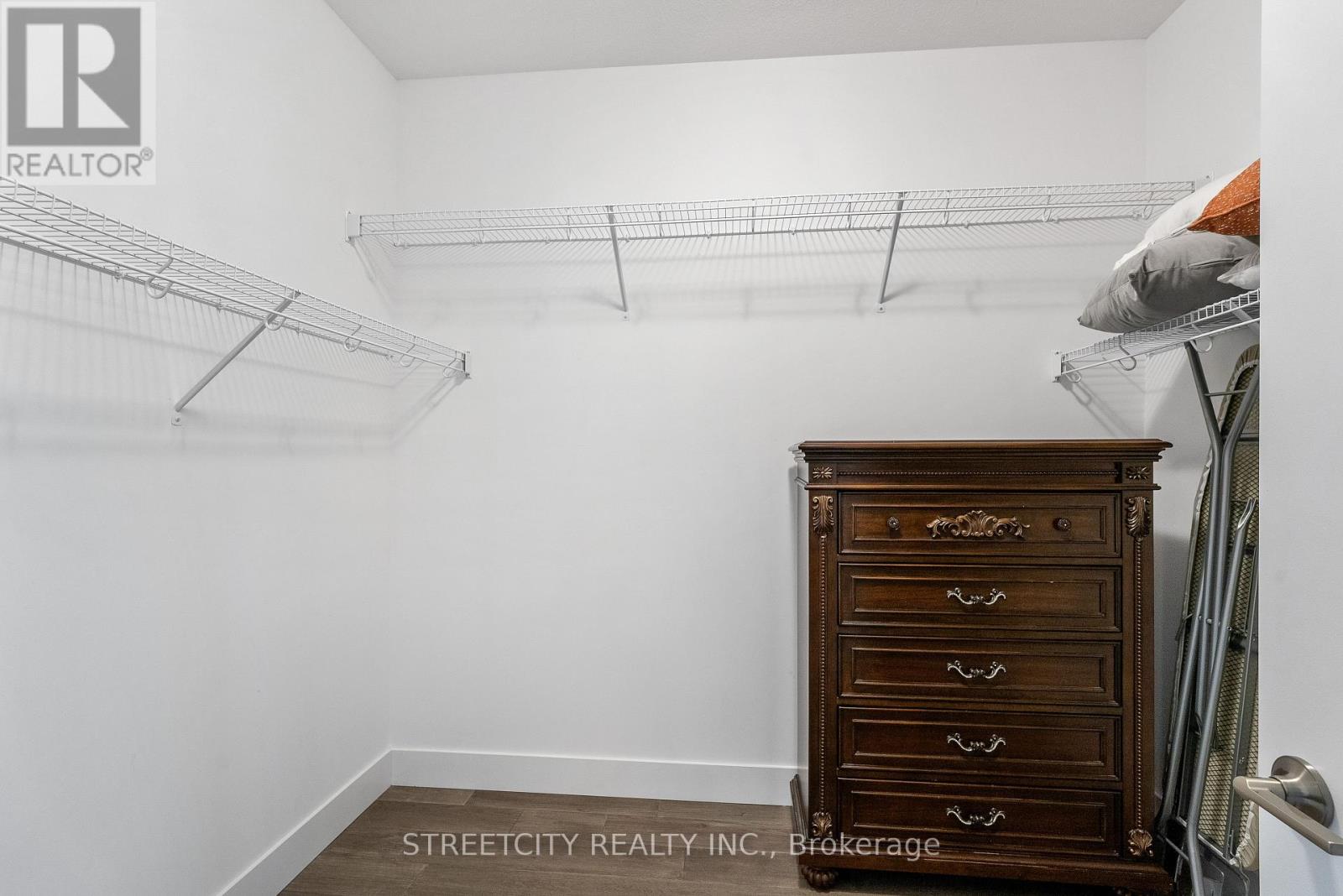 Photo 25 of 47 for 1337 Medway Park Drive