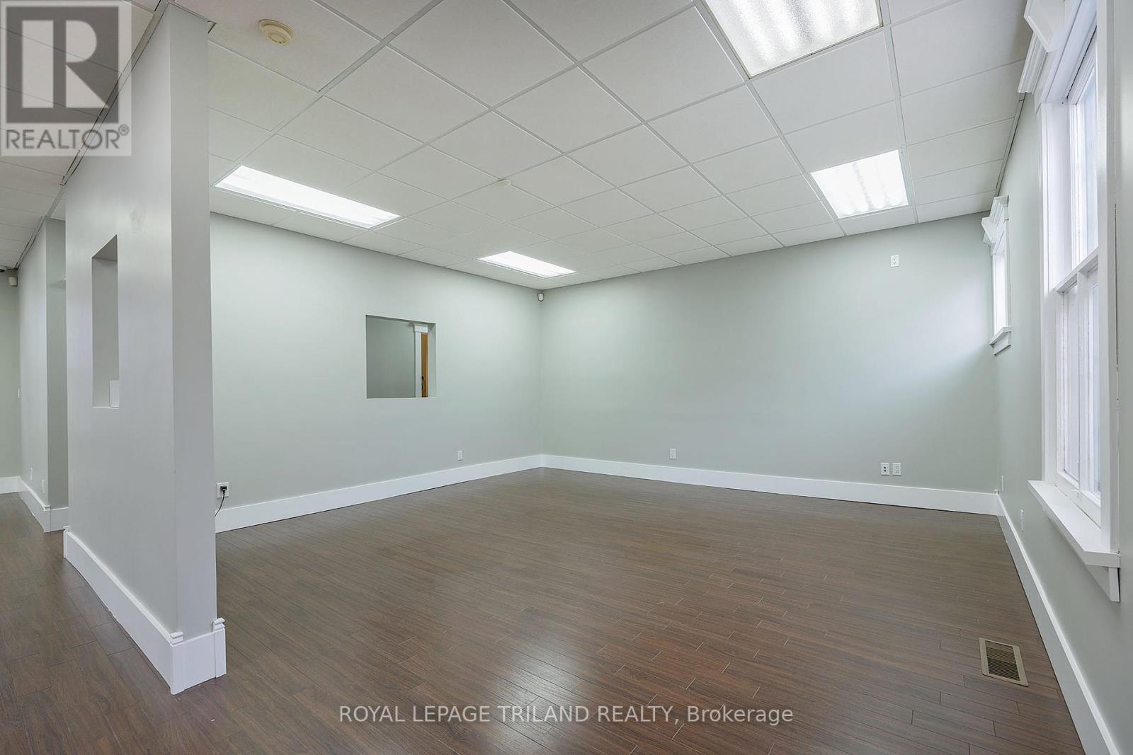 215 Wellington Street, London East, Ontario  N6B 2L2 - Photo 10 - X12202203