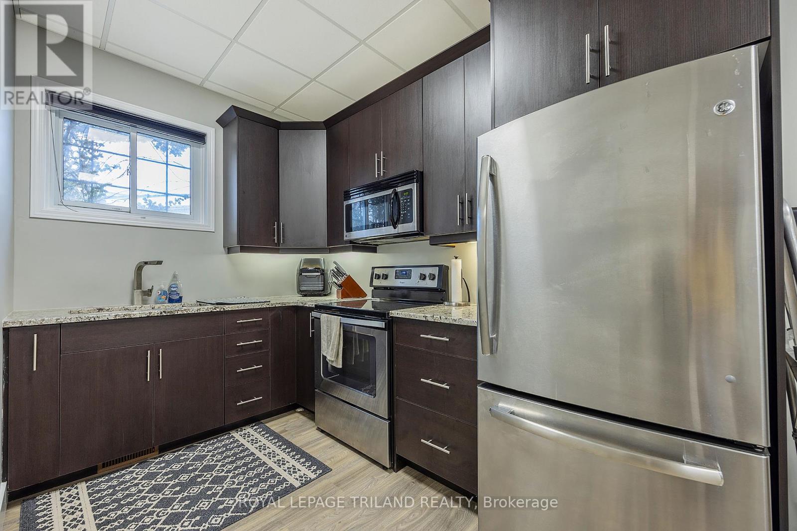 215 Wellington Street, London East (East K), Ontario  N6B 2L2 - Photo 17 - X12202203