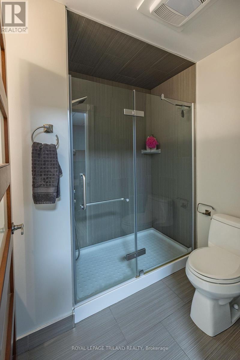 215 Wellington Street, London East (East K), Ontario  N6B 2L2 - Photo 21 - X12202203