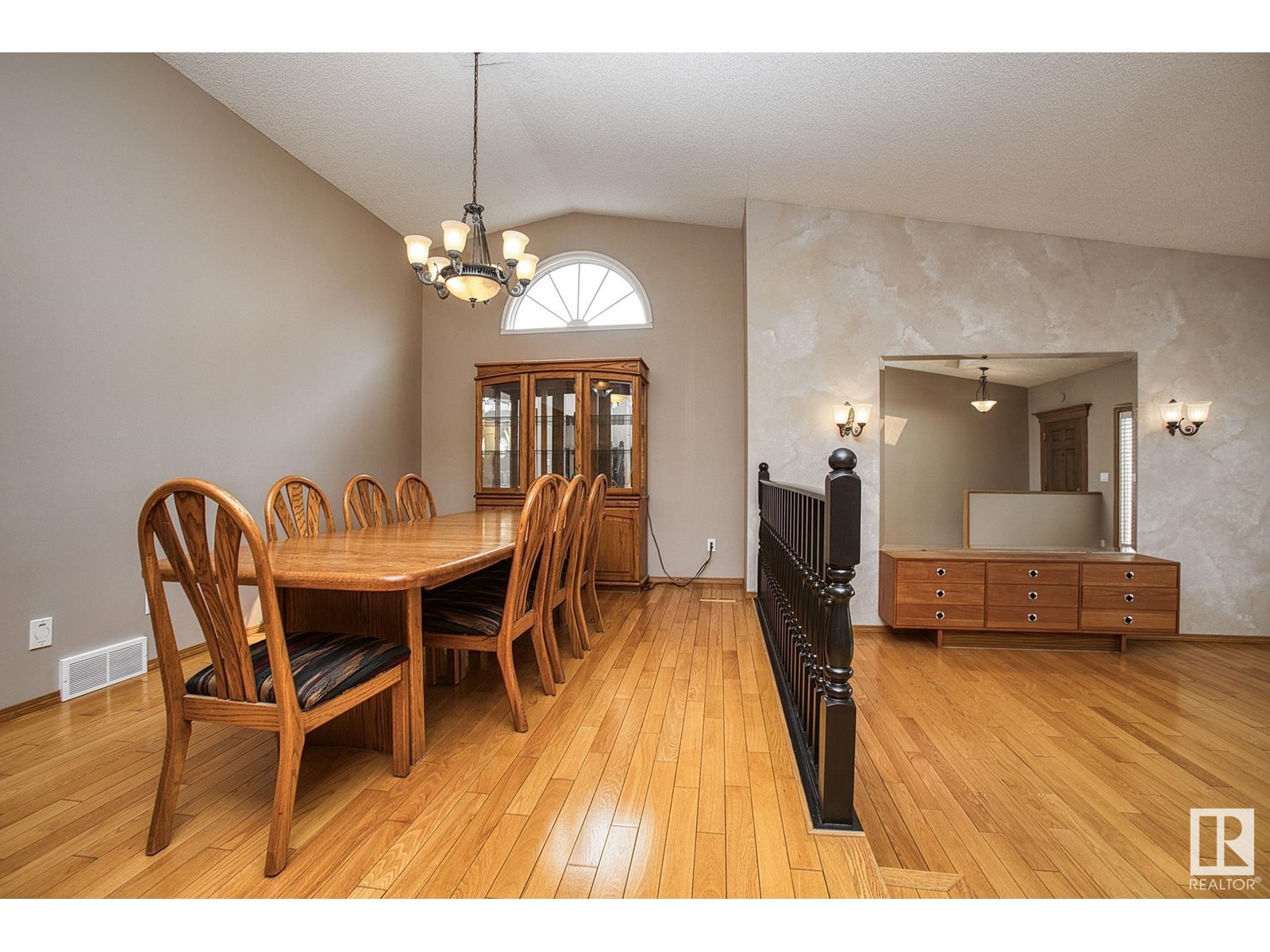 7603 157 Av Nw, Edmonton, Alberta  T5Z 2S2 - Photo 11 - E4440836
