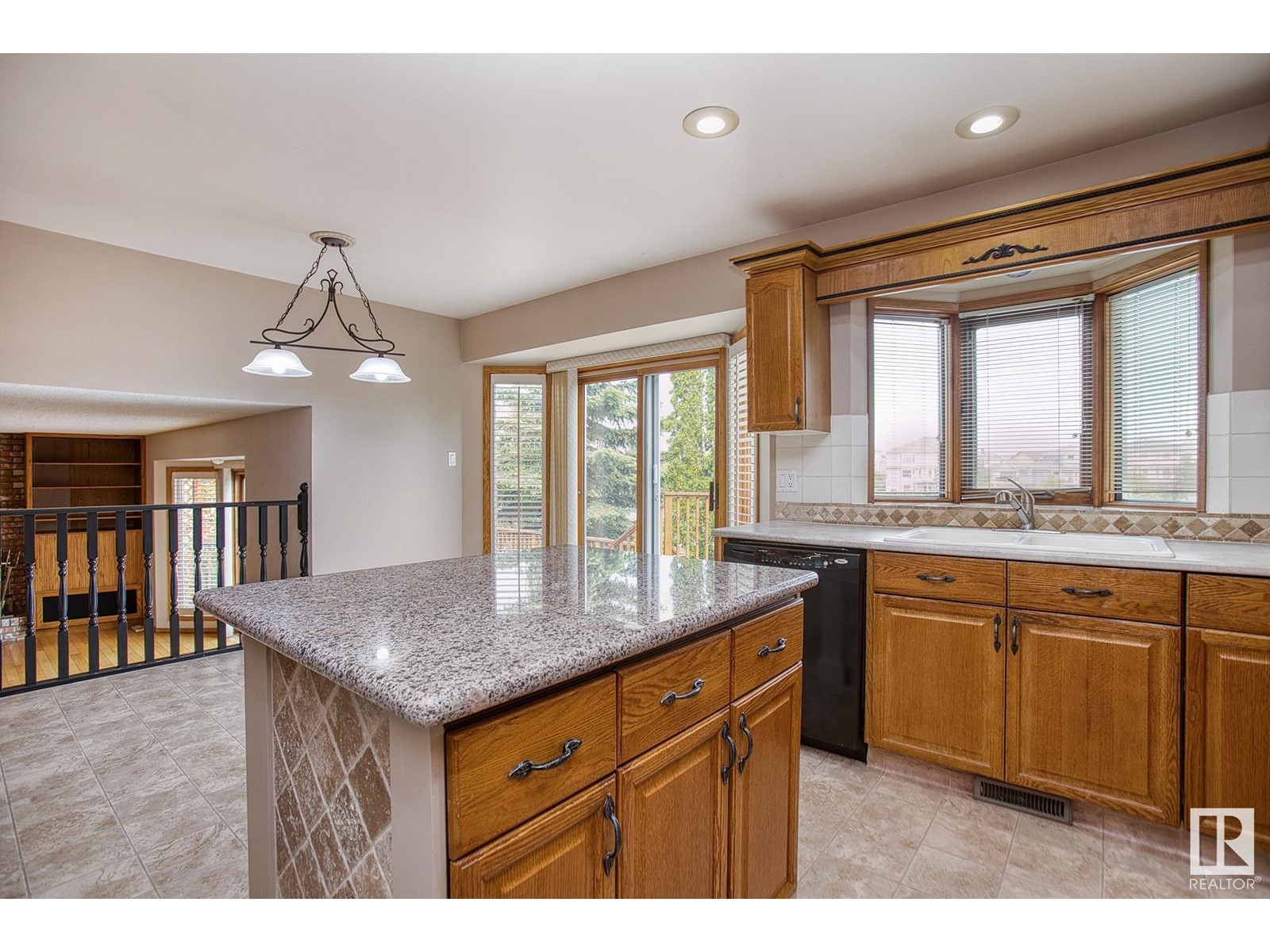 7603 157 Av Nw, Edmonton, Alberta  T5Z 2S2 - Photo 21 - E4440836