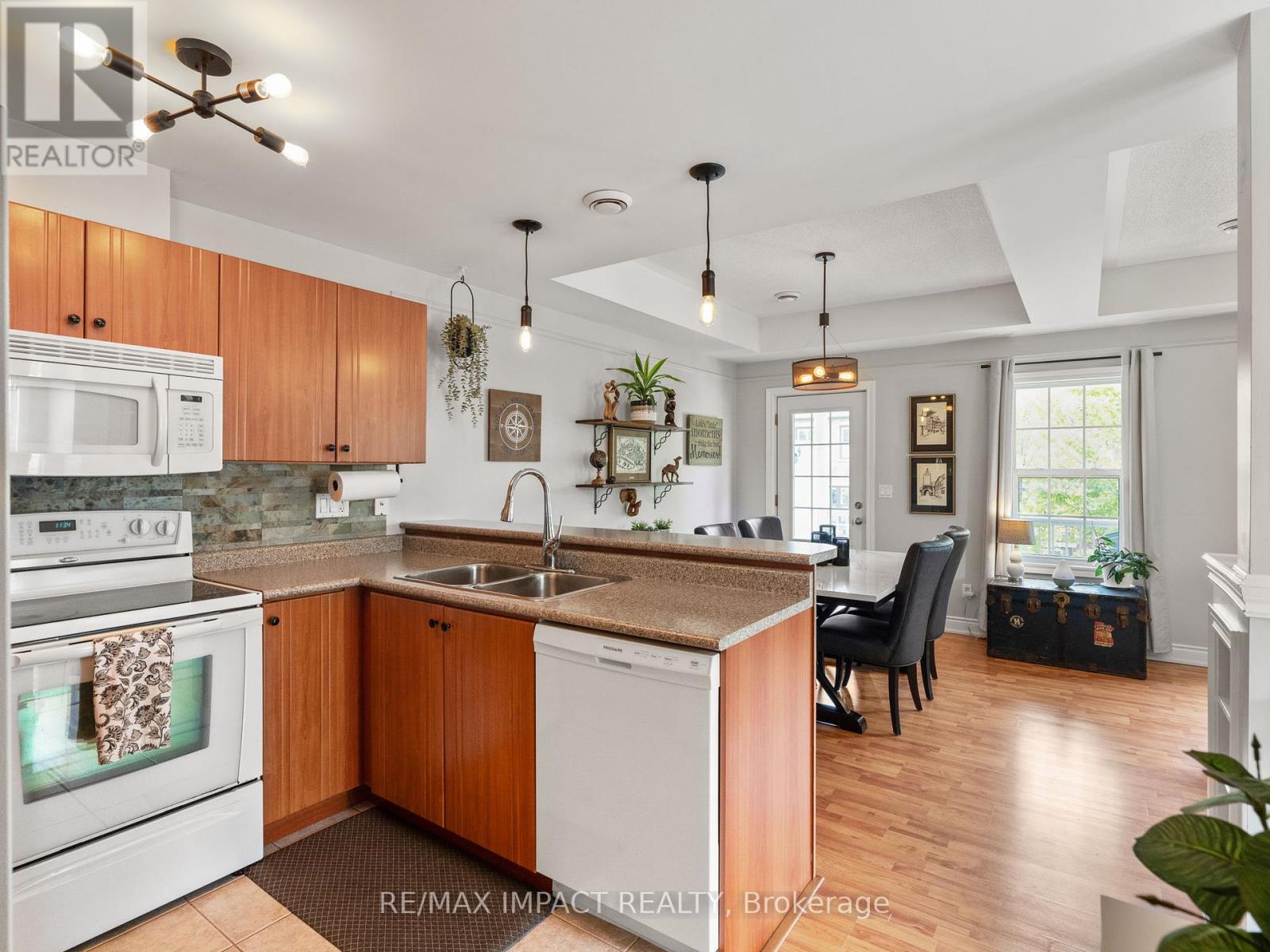 Property at 103 - 845 SMITH ROAD image 5