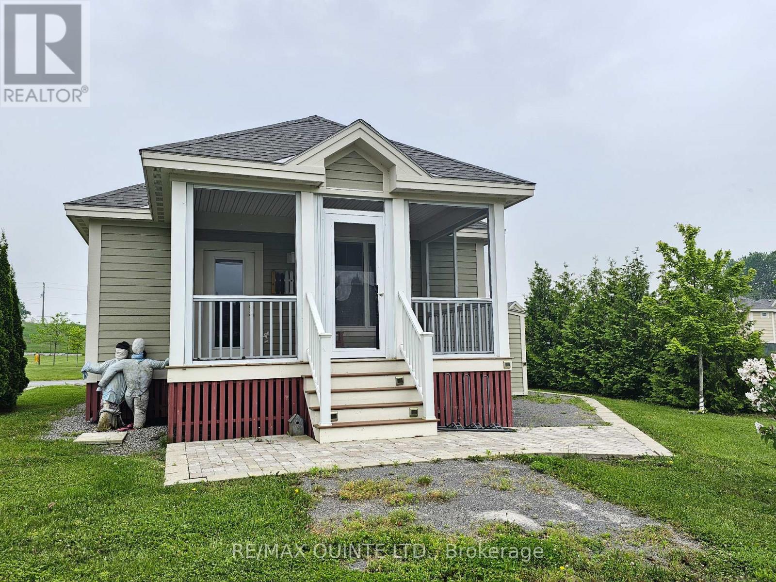 16 Butternut Lane, Prince Edward County, Ontario  K0K 1P0 - Photo 2 - X12202153