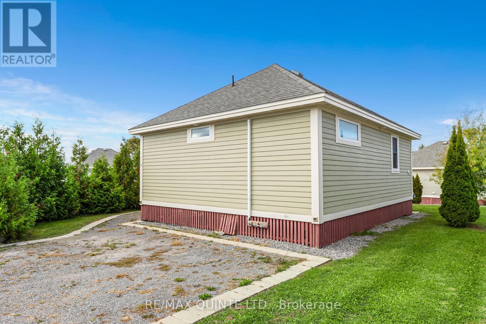 16 Butternut Lane, Prince Edward County, Ontario  K0K 1P0 - Photo 5 - X12202153