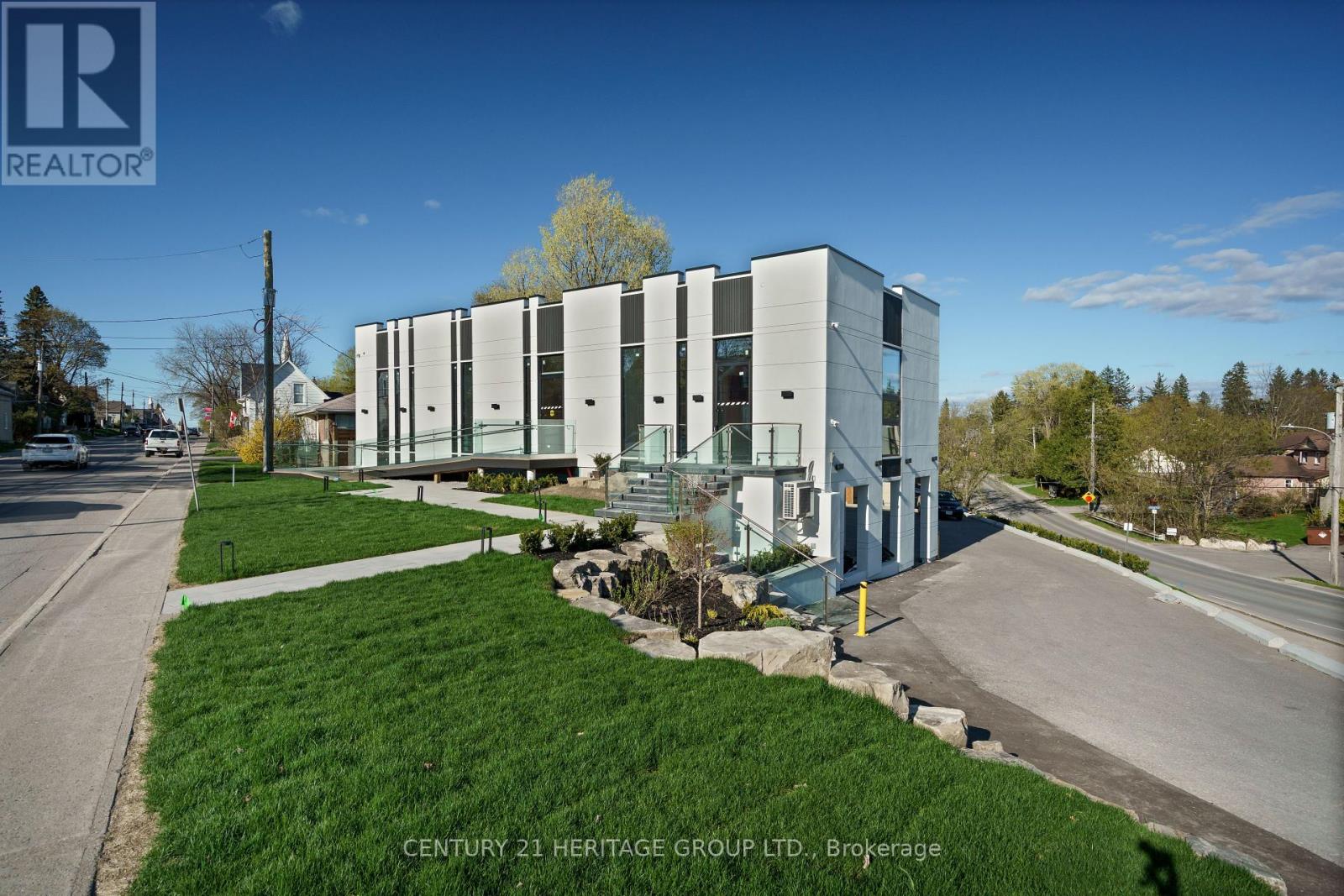 107 Toronto Street, Uxbridge, Ontario  L9P 1H4 - Photo 2 - N12202059