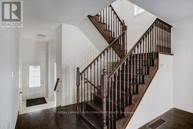 27 John Moore Road, East Gwillimbury, Ontario  L9N 0P4 - Photo 7 - N12202120