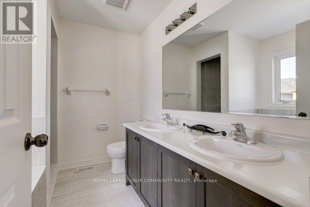27 John Moore Road, East Gwillimbury, Ontario  L9N 0P4 - Photo 9 - N12202120