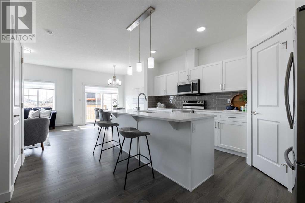 17 Heritage Manor, Cochrane, Alberta  T4C 0L3 - Photo 2 - A2209775