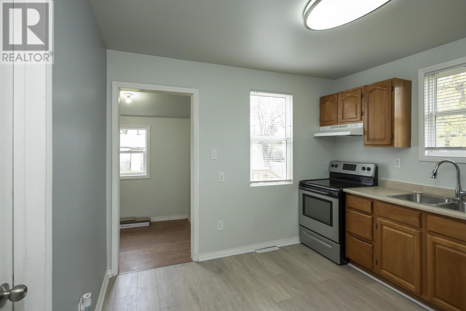 717 Northern Ave, Thunder Bay, Ontario  P7C 2W1 - Photo 9 - TB251359
