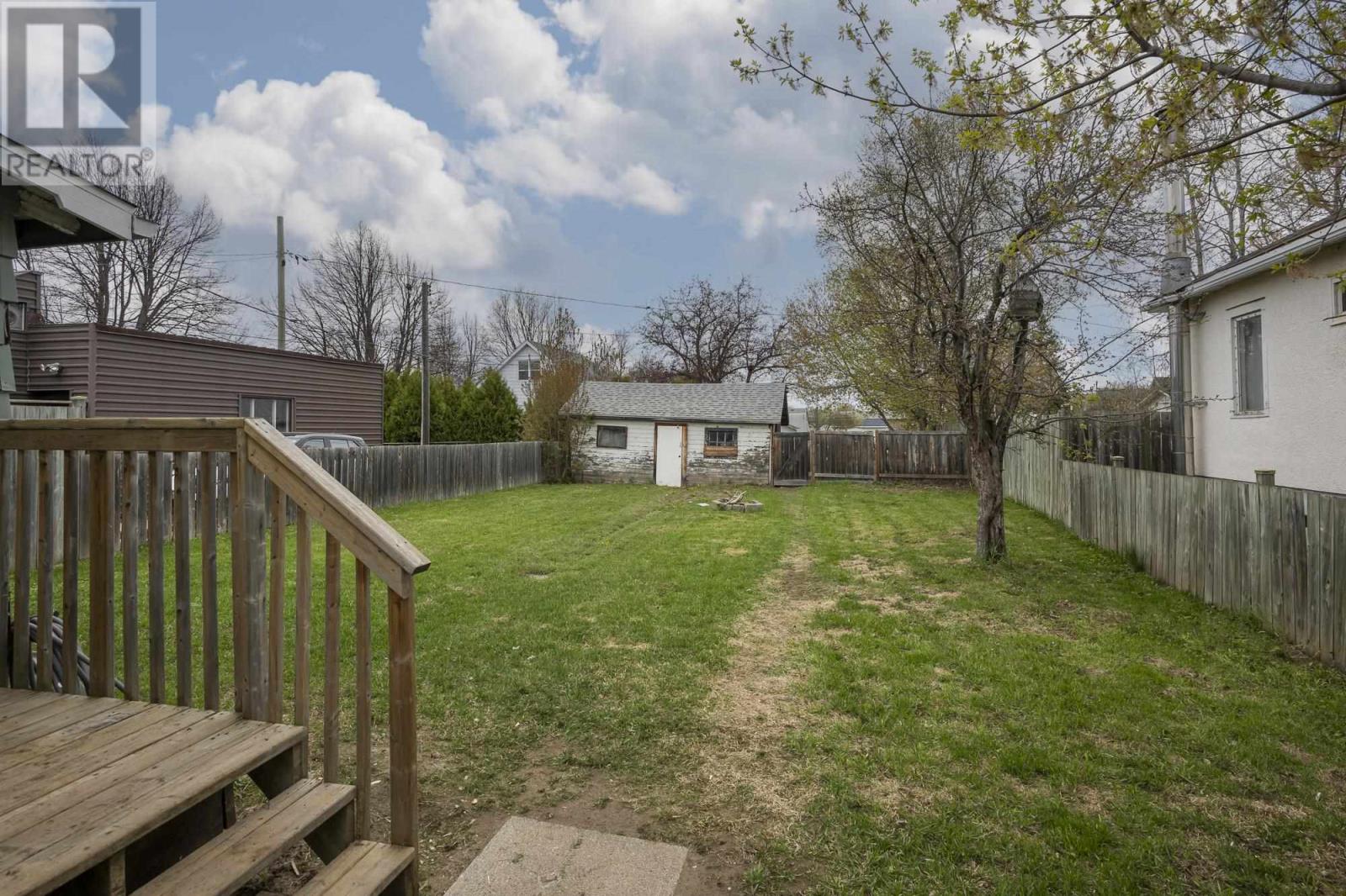 717 Northern Ave, Thunder Bay, Ontario  P7C 2W1 - Photo 17 - TB251359