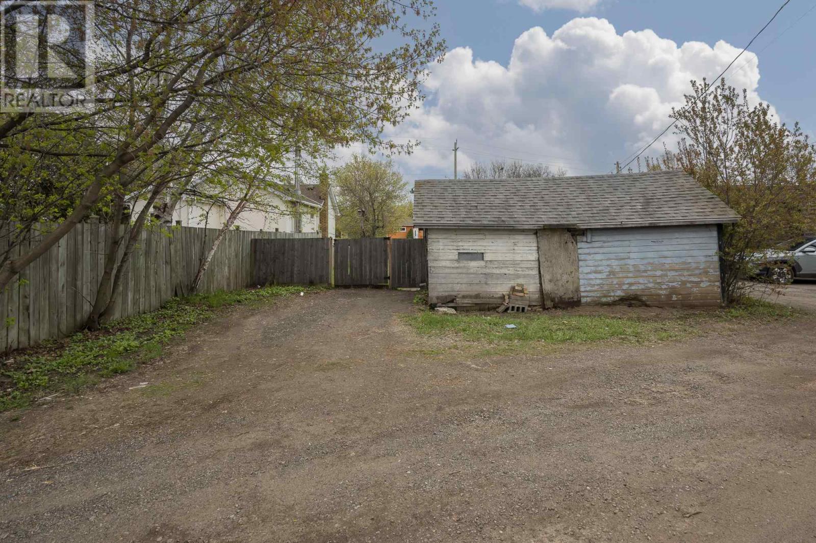 717 Northern Ave, Thunder Bay, Ontario  P7C 2W1 - Photo 21 - TB251359