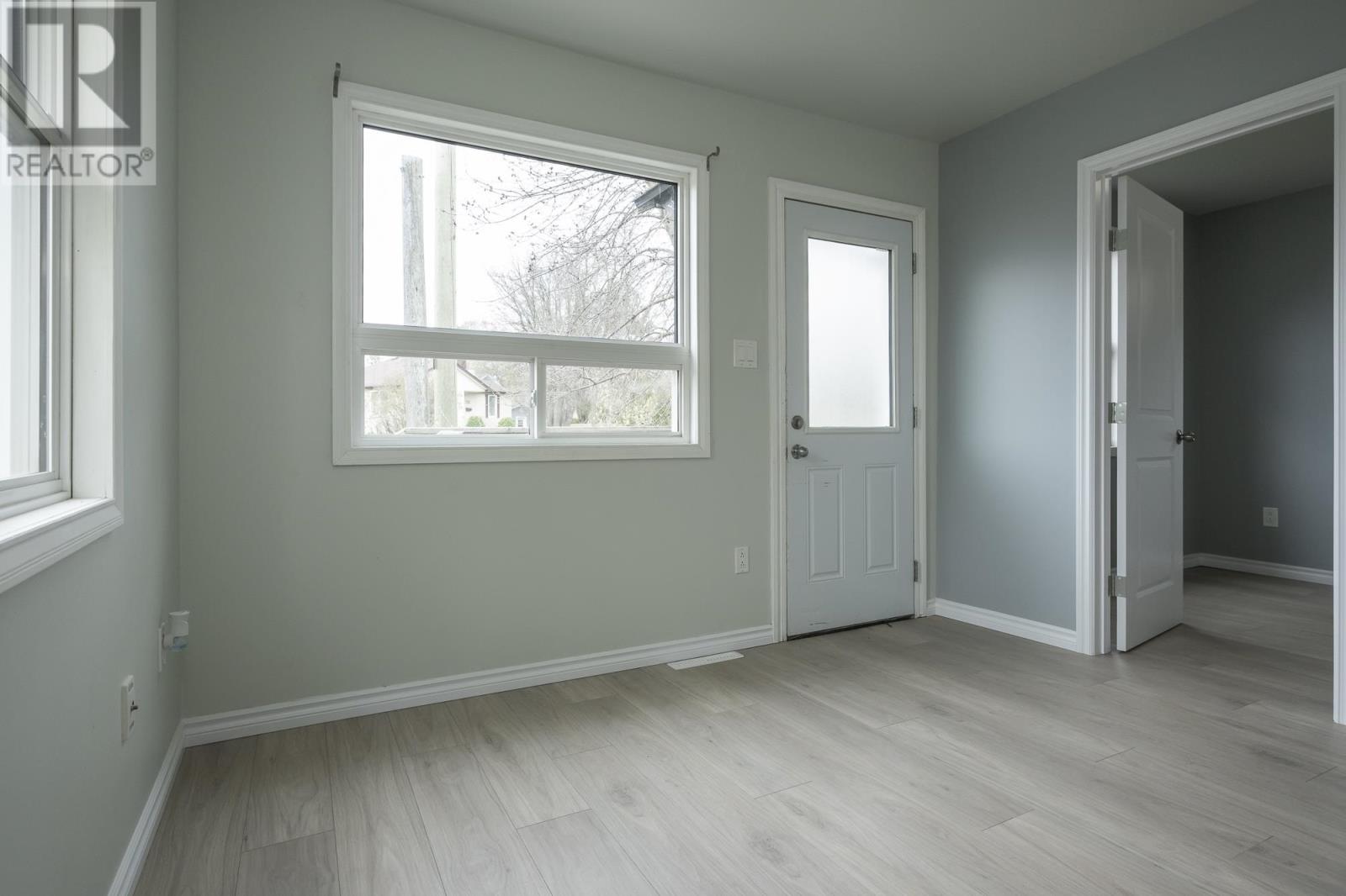 717 Northern Ave, Thunder Bay, Ontario  P7C 2W1 - Photo 3 - TB251359
