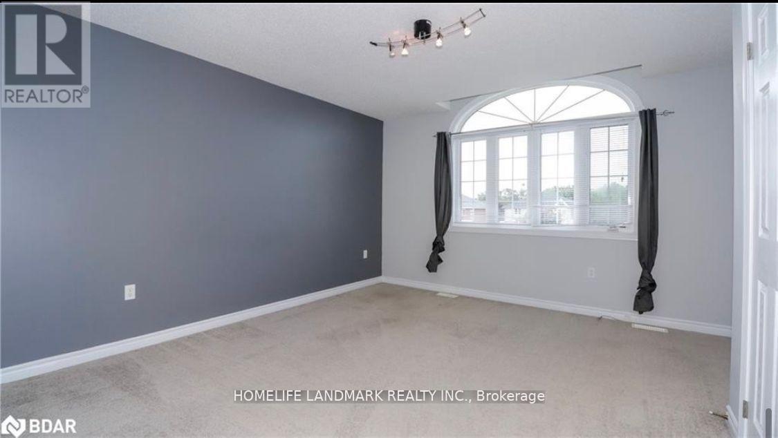 61 Summerset Drive, Barrie, Ontario  L4N 0B2 - Photo 7 - S12201985