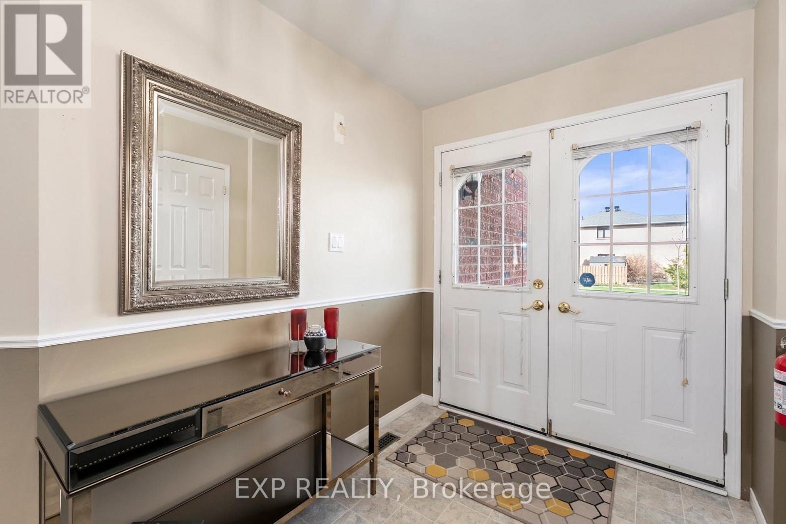 165 Marsellus Drive, Barrie, Ontario  L4N 8V7 - Photo 4 - S12202043