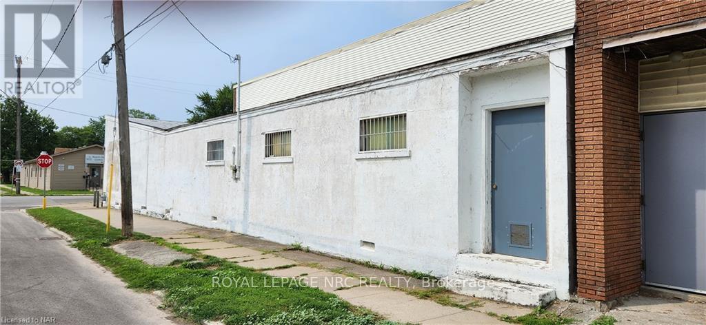 64 Nickel Street, Port Colborne, Ontario  L3K 1B2 - Photo 3 - X12202163