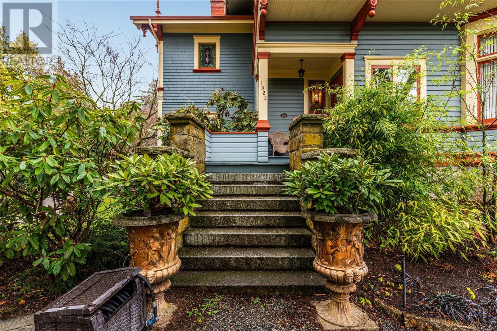 Property at 1023 St. Charles St image 5