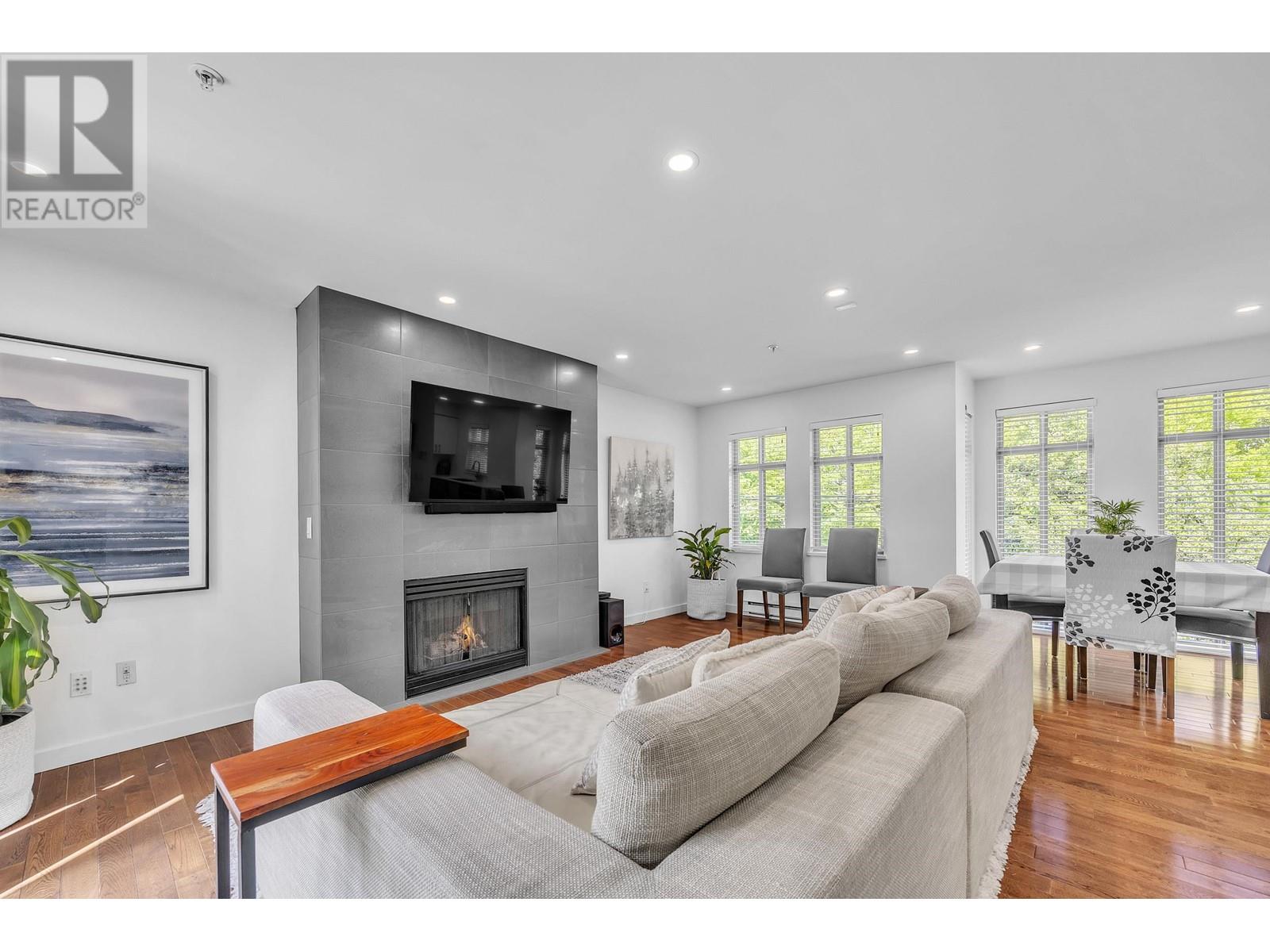 29 3036 W 4TH AVENUE, Vancouver, British Columbia