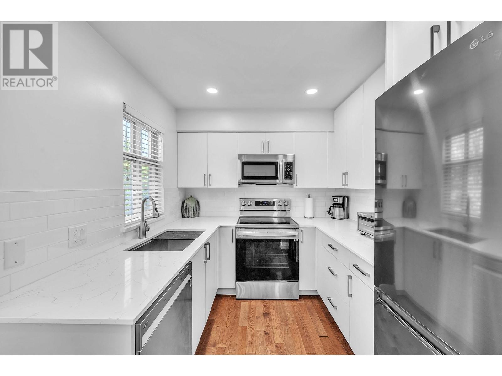 29 3036 W 4th Avenue, Vancouver, British Columbia  V6K 1R4 - Photo 13 - R3012231