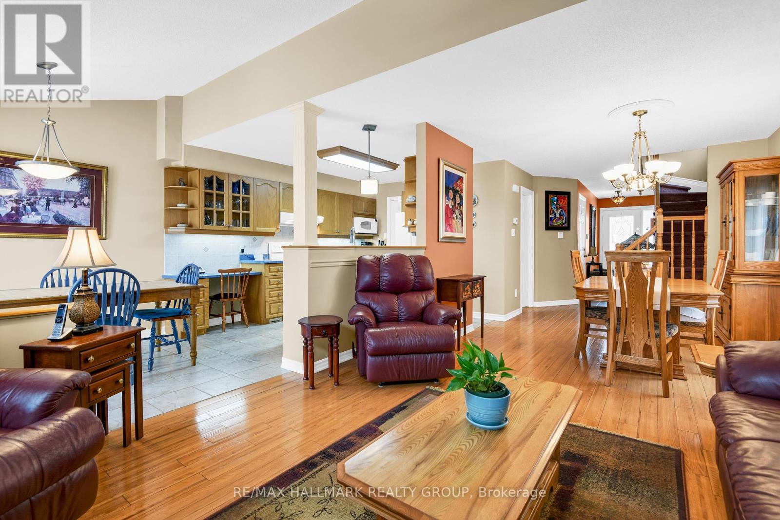 56 Roseanne Lane, Ottawa, Ontario  K1B 1C2 - Photo 10 - X12201512