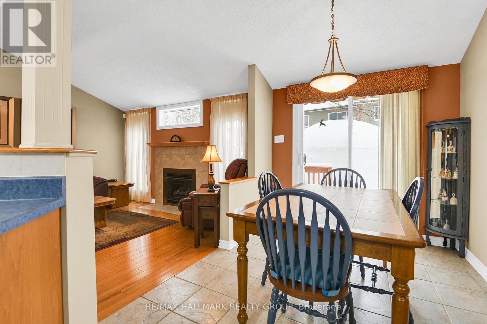 56 Roseanne Lane, Ottawa, Ontario  K1B 1C2 - Photo 16 - X12201512