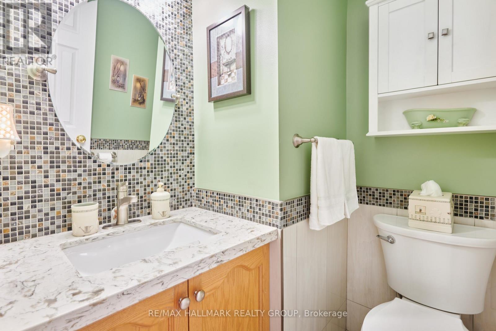 56 Roseanne Lane, Ottawa, Ontario  K1B 1C2 - Photo 18 - X12201512
