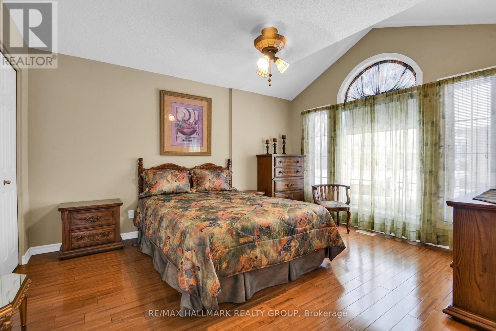 56 Roseanne Lane, Ottawa, Ontario  K1B 1C2 - Photo 19 - X12201512