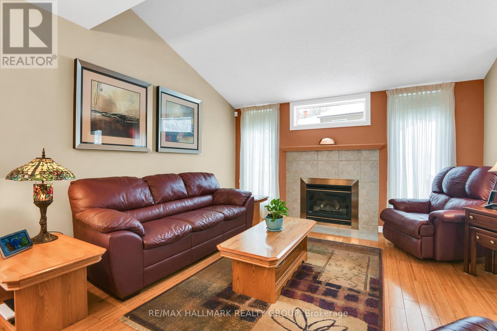 56 Roseanne Lane, Ottawa, Ontario  K1B 1C2 - Photo 6 - X12201512