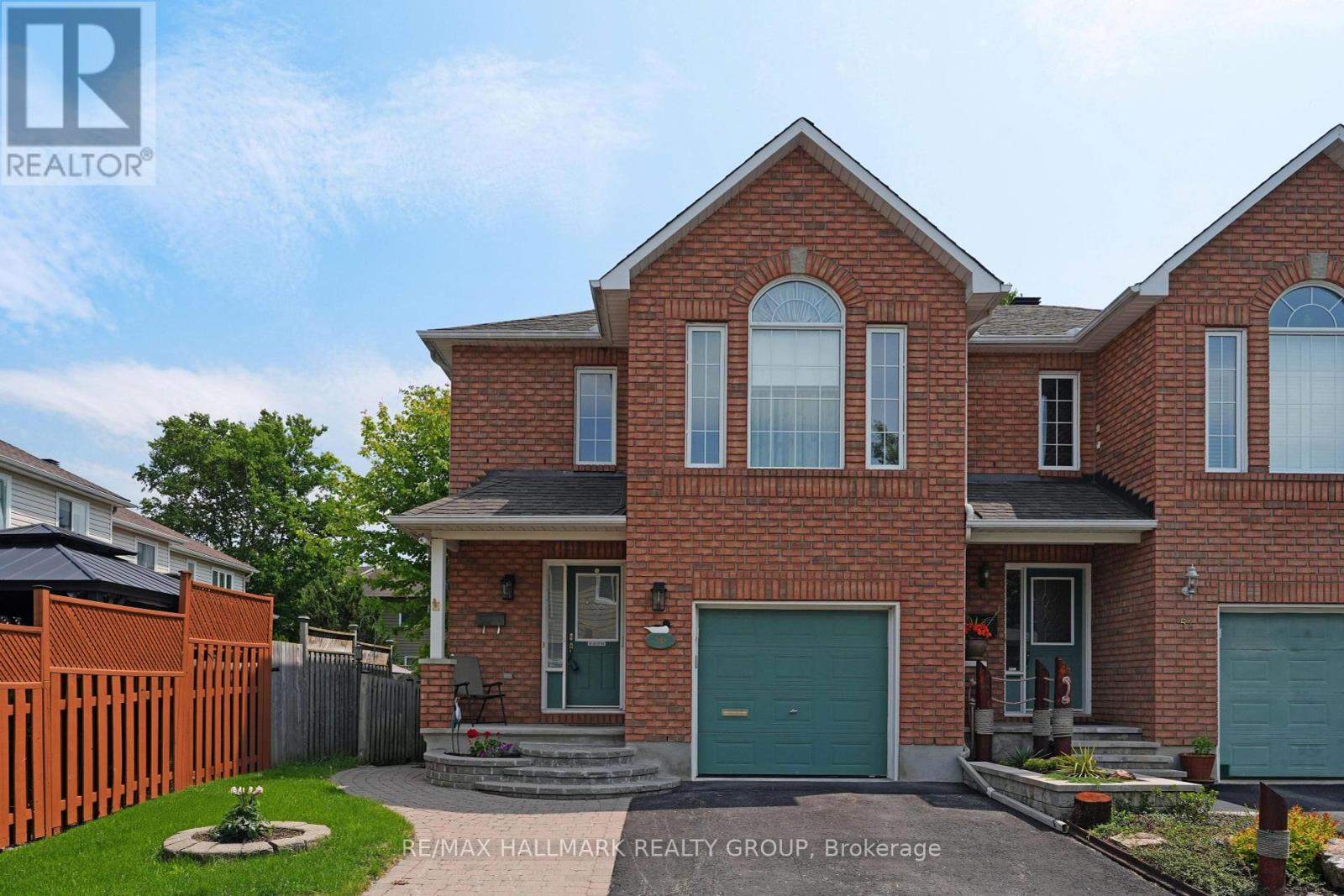 56 Roseanne Lane, Ottawa, Ontario  K1B 1C2 - Photo 35 - X12201512