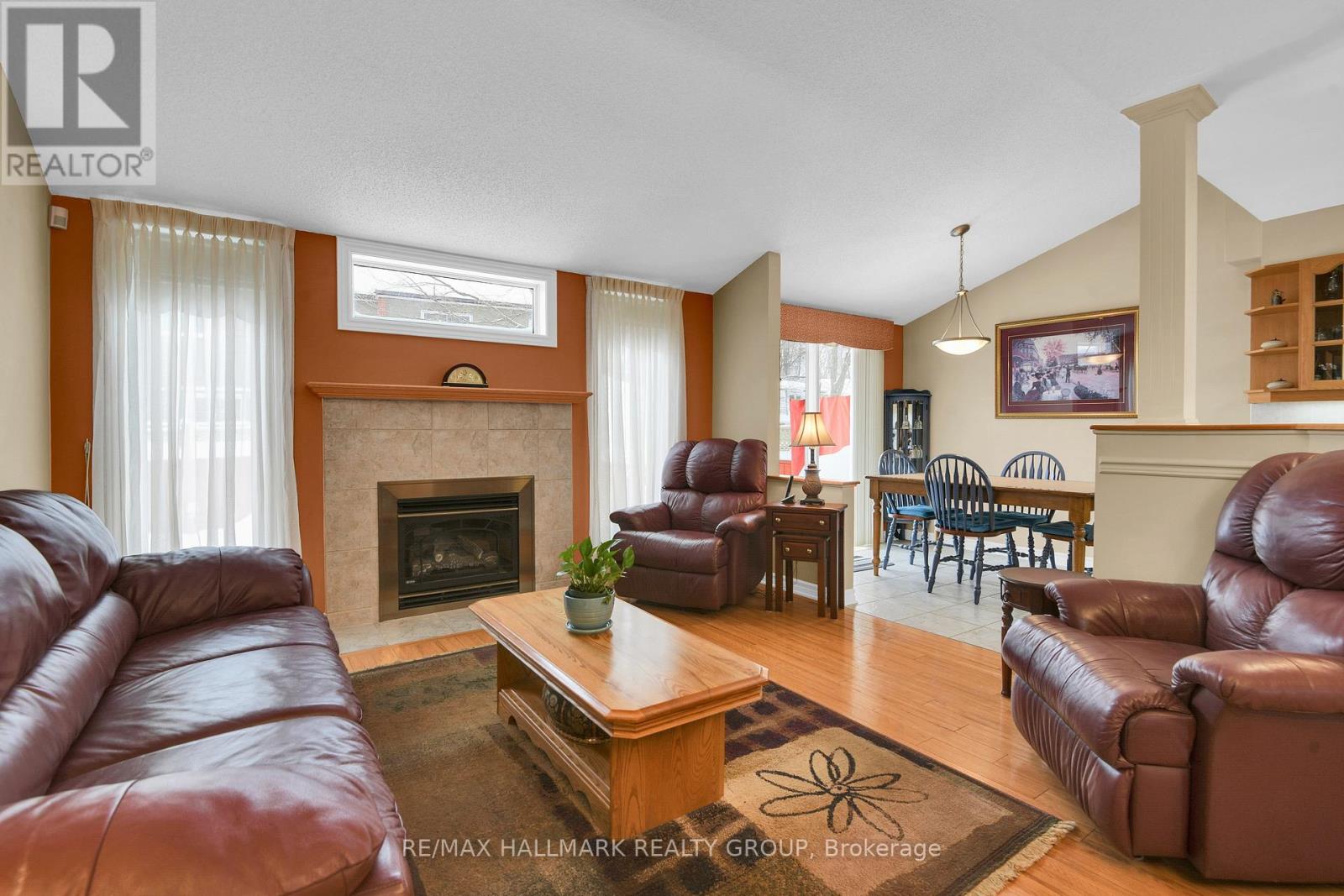 56 Roseanne Lane, Ottawa, Ontario  K1B 1C2 - Photo 7 - X12201512