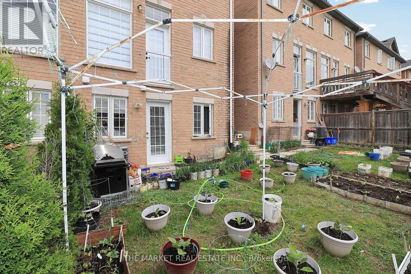 52 Pefferlaw Circle, Brampton, Ontario  L6Y 0K1 - Photo 24 - W12201902