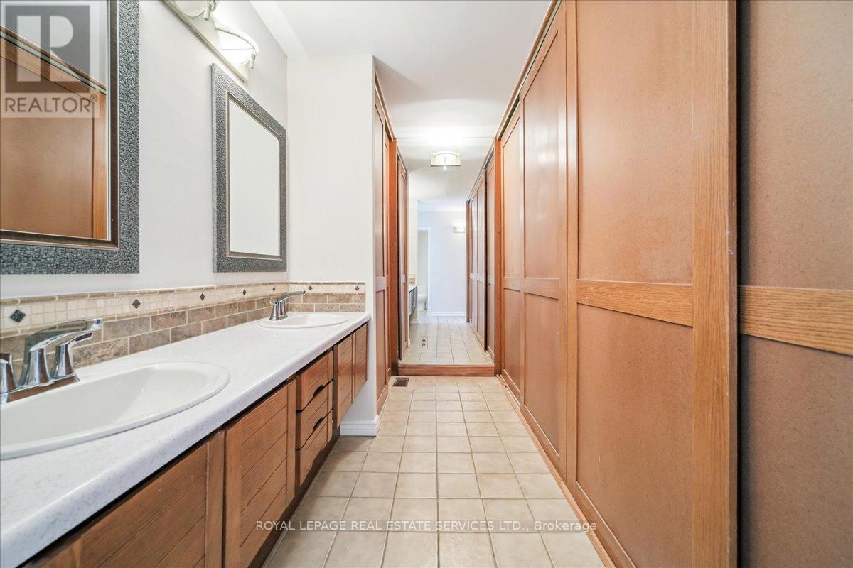 2145 Blessington Street, Burlington, Ontario  L7P 0J7 - Photo 8 - W12201913