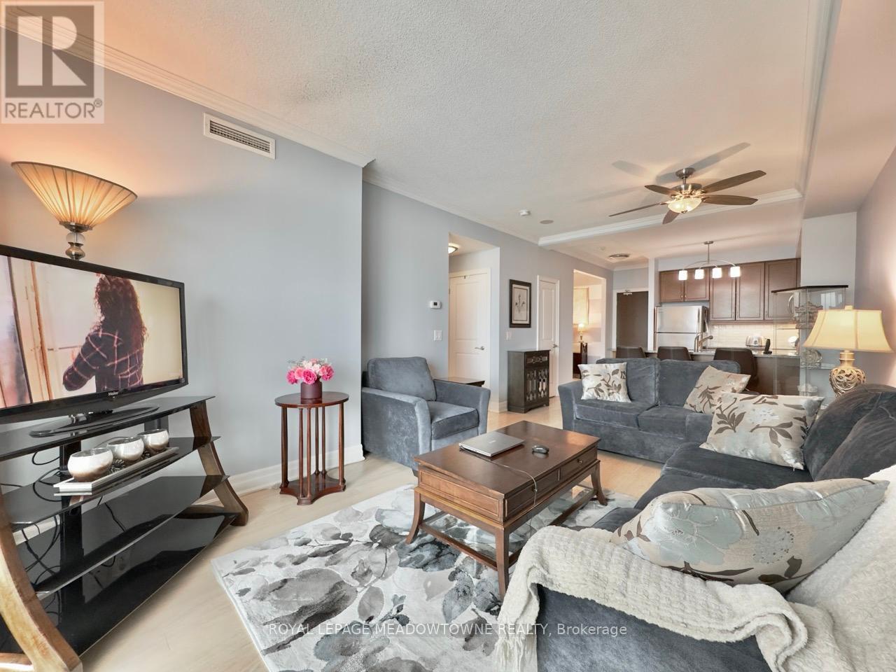403 - 100 John Street, Brampton, Ontario  L6W 0A8 - Photo 10 - W12201925