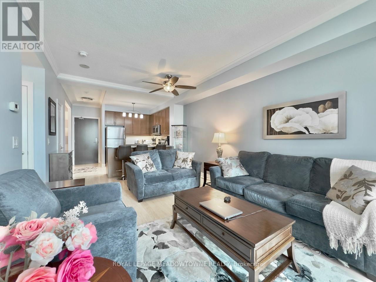 403 - 100 John Street, Brampton, Ontario  L6W 0A8 - Photo 11 - W12201925