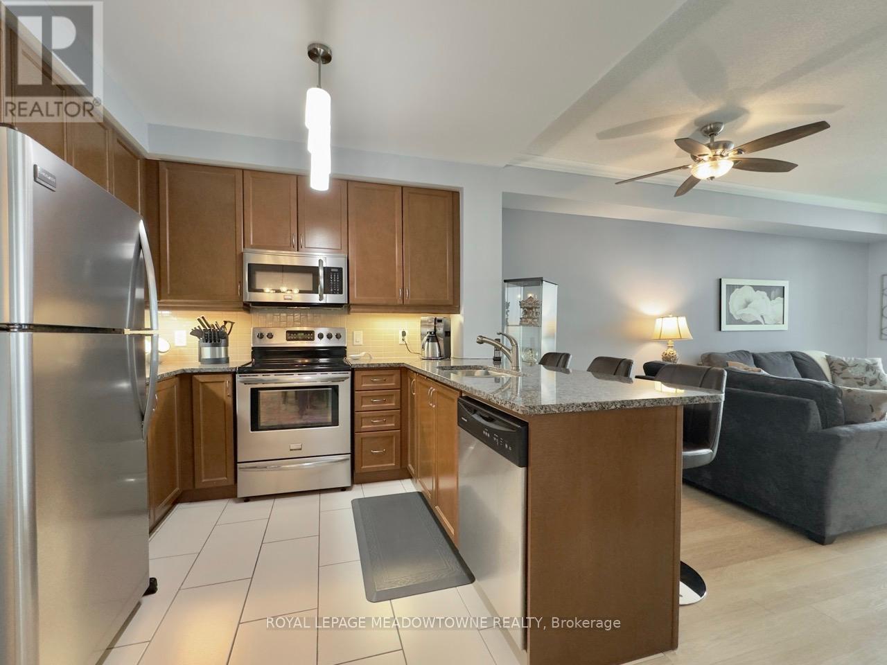 403 - 100 John Street, Brampton, Ontario  L6W 0A8 - Photo 15 - W12201925