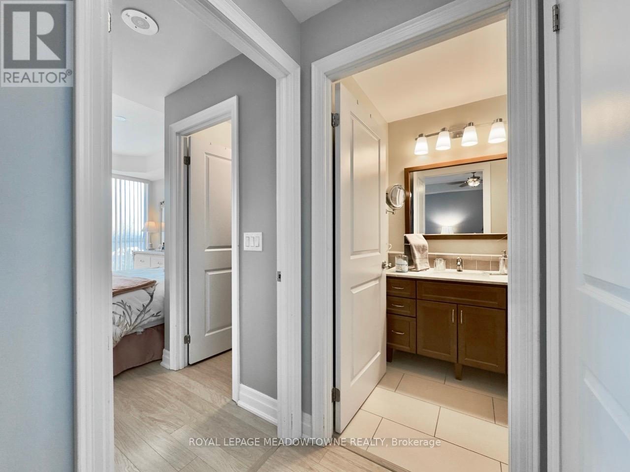 403 - 100 John Street, Brampton, Ontario  L6W 0A8 - Photo 18 - W12201925