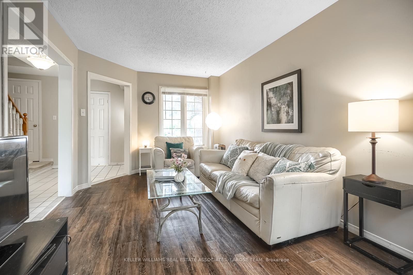 6945 Gracefield Drive, Mississauga, Ontario  L5N 6T9 - Photo 10 - W12201953