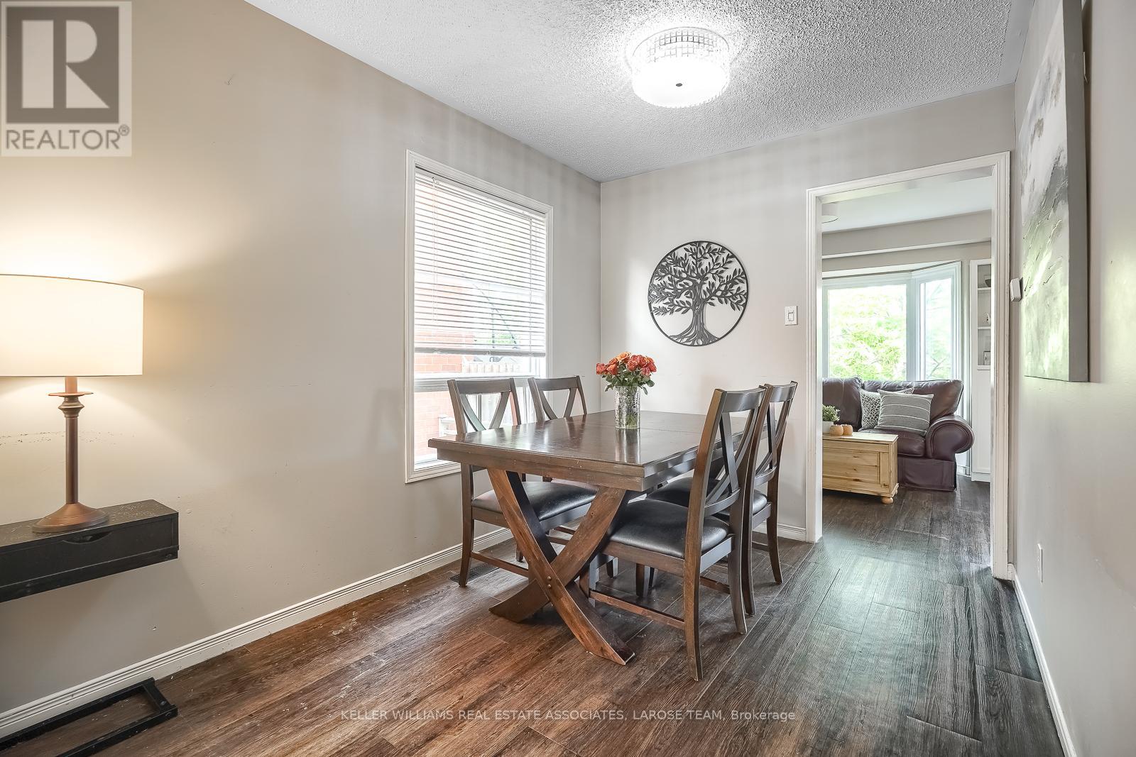 6945 Gracefield Drive, Mississauga, Ontario  L5N 6T9 - Photo 11 - W12201953