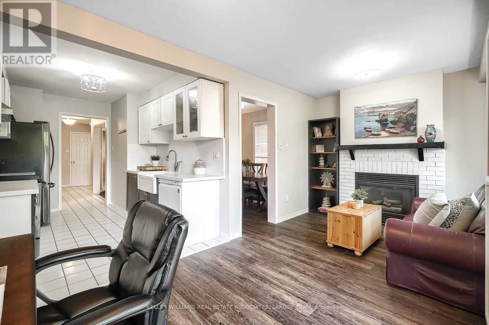 6945 Gracefield Drive, Mississauga, Ontario  L5N 6T9 - Photo 14 - W12201953